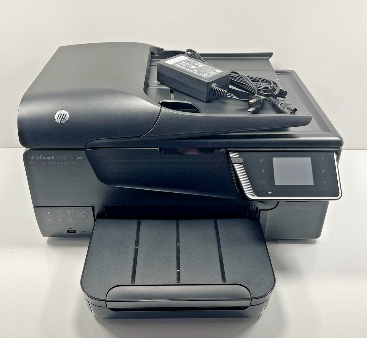 HP OfficeJet 6700 Premium Printer (CN583A) Powers On/Ink System