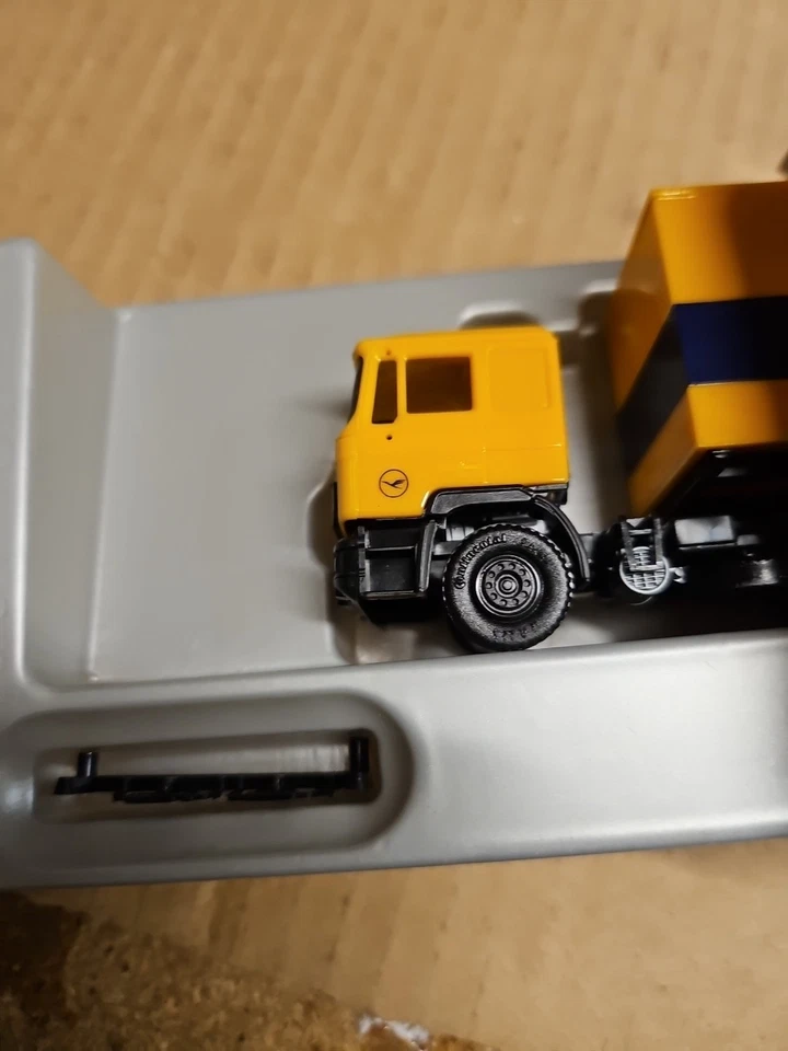 LE2768 HERPA WAGENER 859055 Ho 1:87 Camion Man semi remorque Lufthansa Et Retro - Photo 3/4