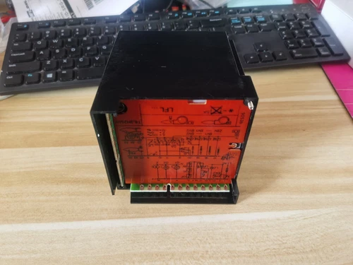 1 STCK. Neu Siemens LFL1.333RL Gasbrenner Programm Controller LFL1333RL Schneller Versand - Bild 2 von 4