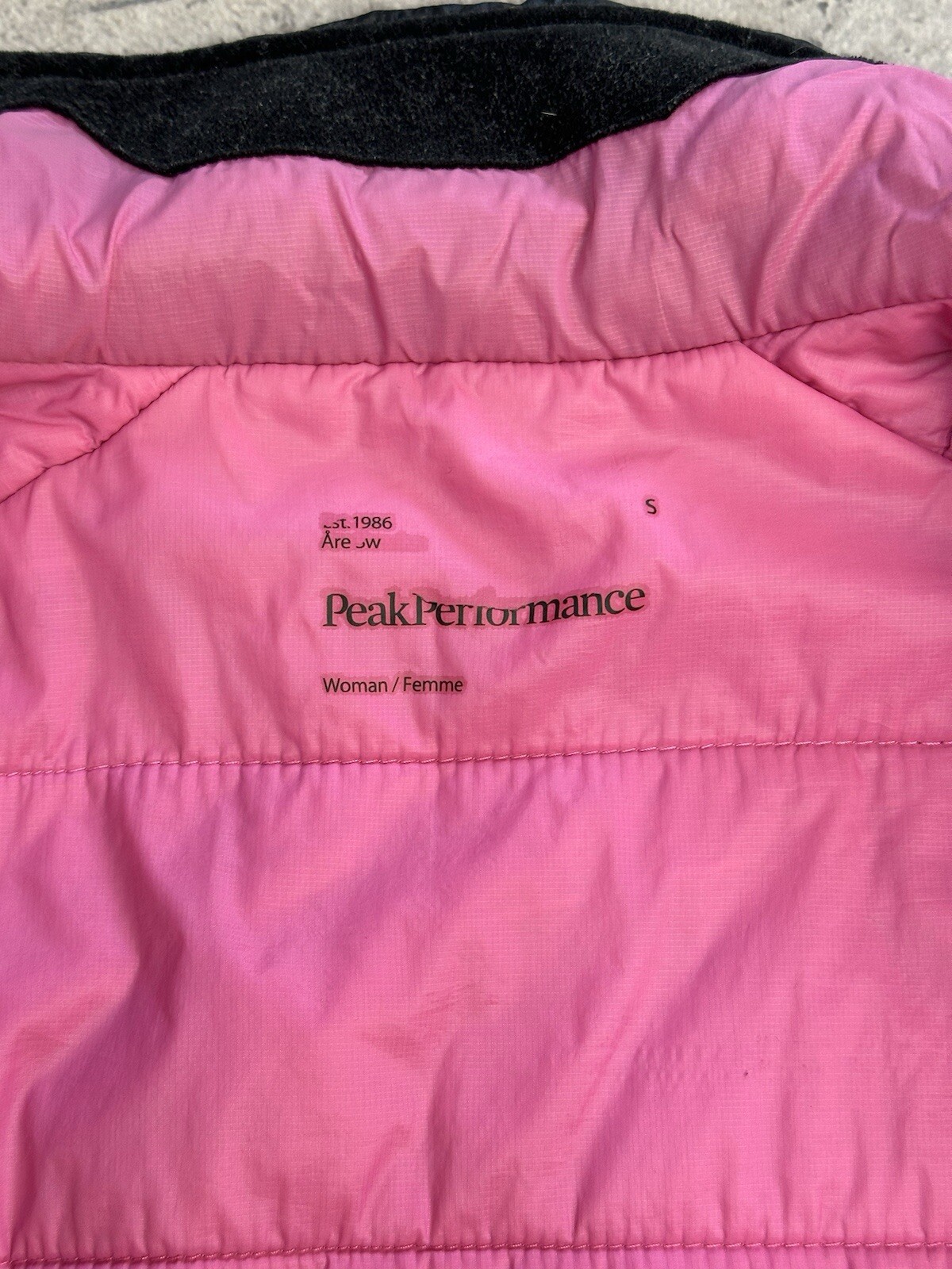 Peak Performance Women’s Puffer Jacket Primaloft … - image 9