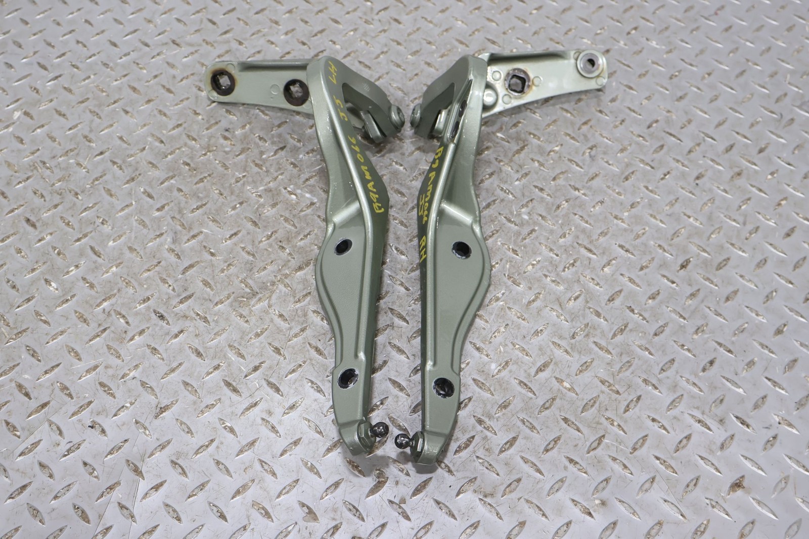 09 Aston Martin V8 Vantage Pair Convertible Deck Lid Hinges (California Sage)