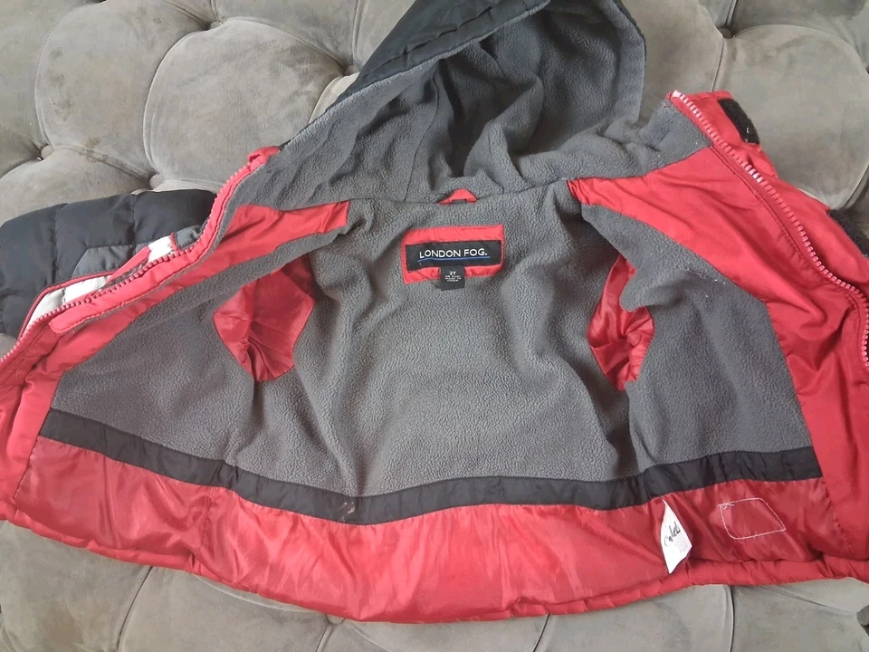 Abrigo de invierno London Fog para niño 2T acolchado con capucha doble cierre Foto 4 de 4