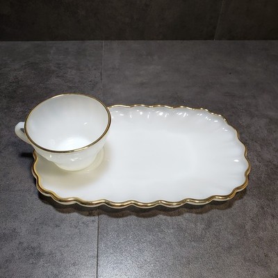 Vtg Anchor Hocking Scalloped Gold Edge Milk White Classic Snack Set 22k Single