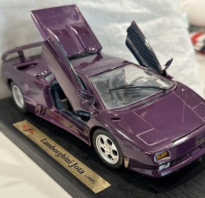 Maisto 1:18 Lamborghini Jota 1995 Purple Diecast Model Scissor Doors on Stand