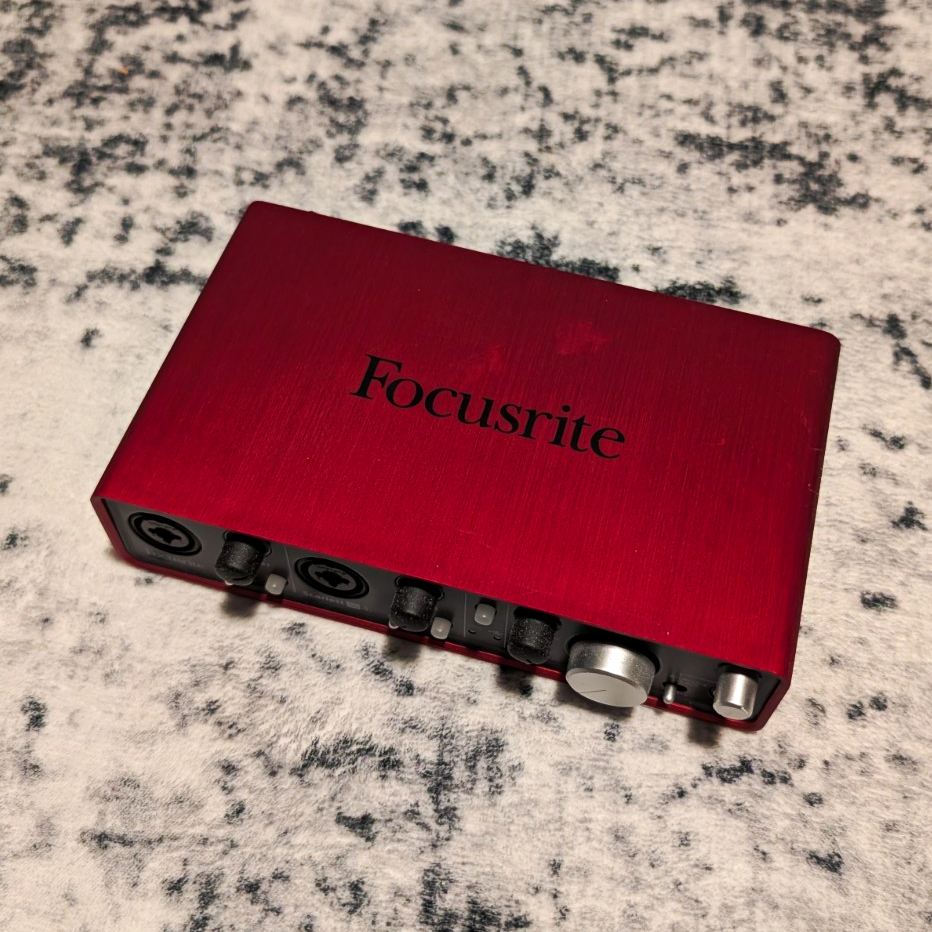 Focusrite Scarlett 2i4 USB 2.0 Audio/MIDI Interface XLR TRS MIDI Phantom