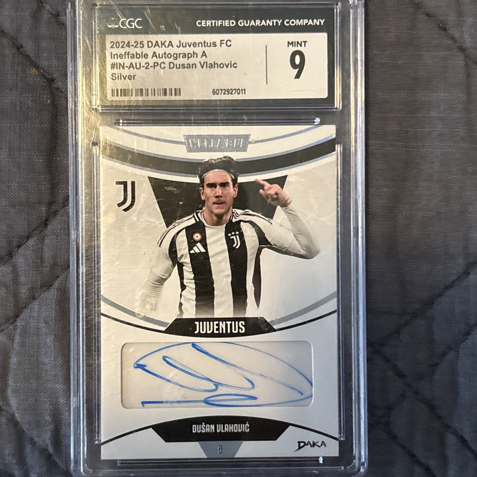Dusan Vlahovic 2024-25 Daka Juventus FC Ineffable Purple Auto #43 /45 CGC 9 view 2