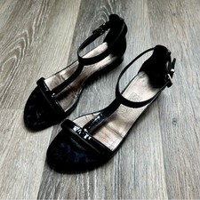 VNTG Ferragamo patent T-strap flat sandals