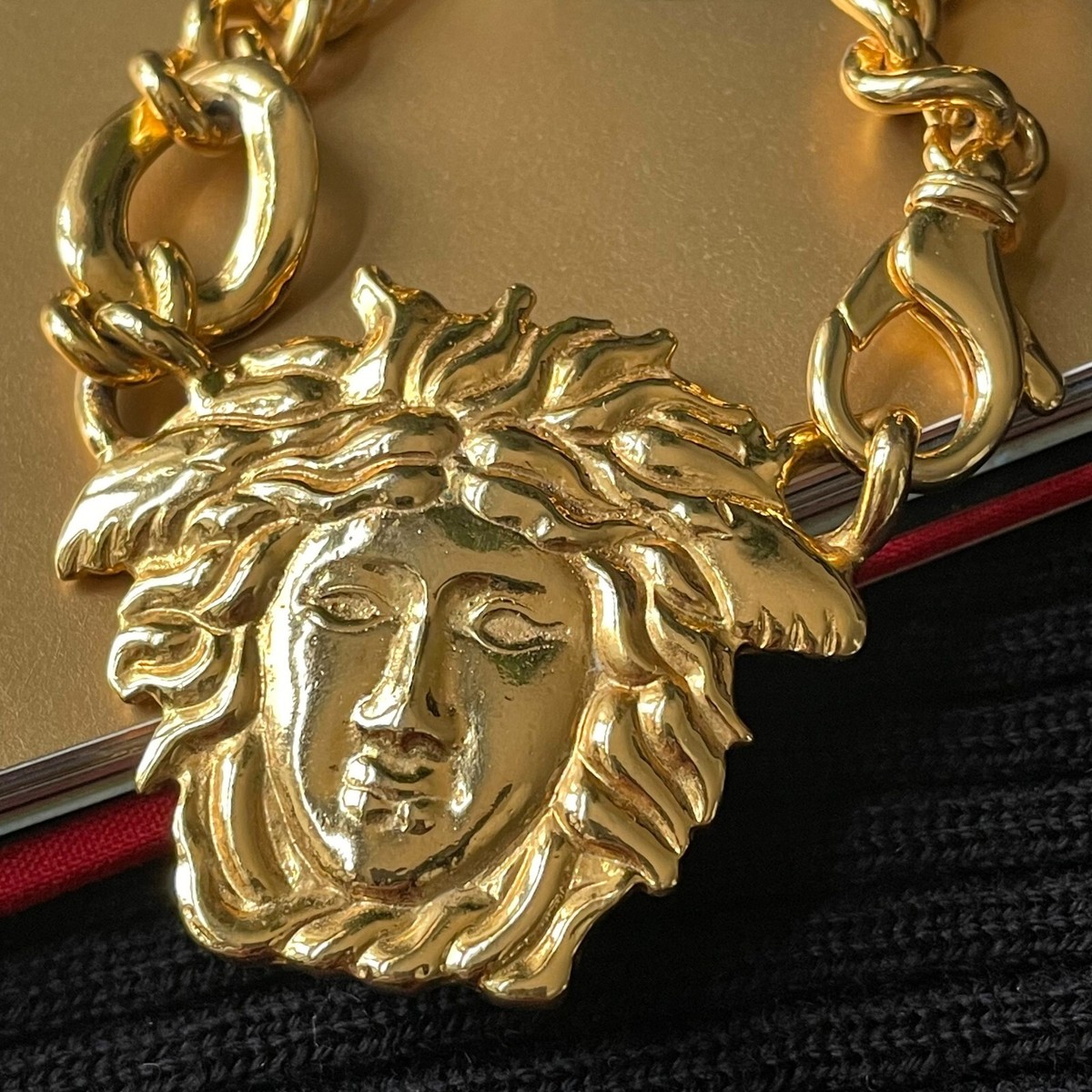 GIANNI VERSACE chain necklace w/ Medusa head from S/S 1993
