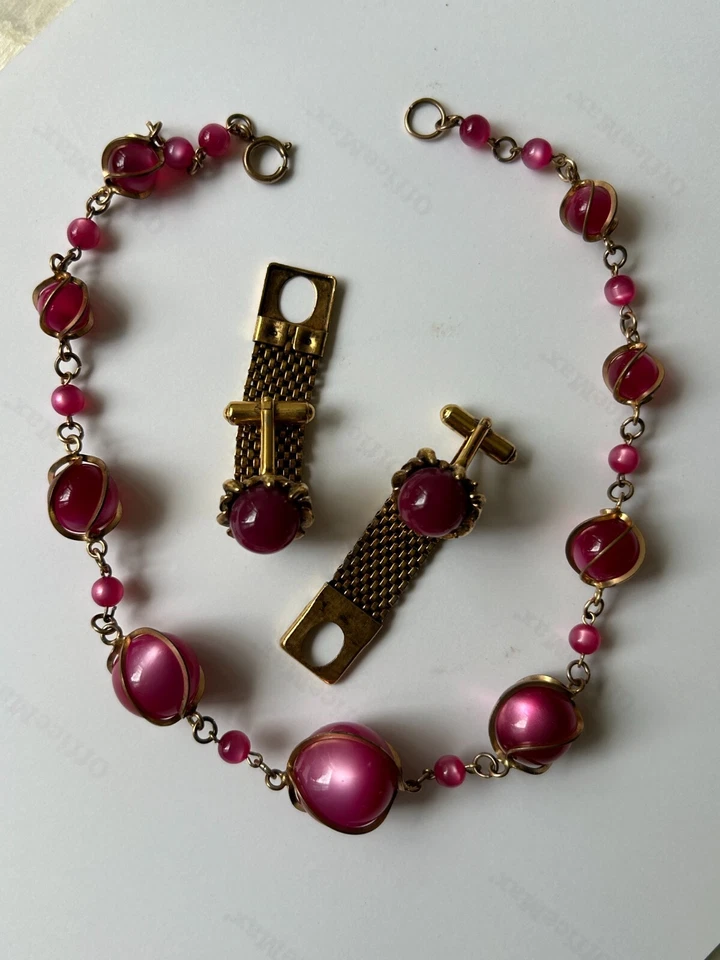 Juego de gargantilla y gemelos vintage Lucite Pink Moon Glow en tono dorado Foto 2 de 4