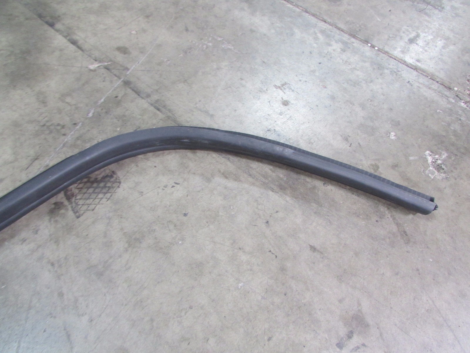 Ferrari California, RH Front Door Gasket, Used, P/N 69846500