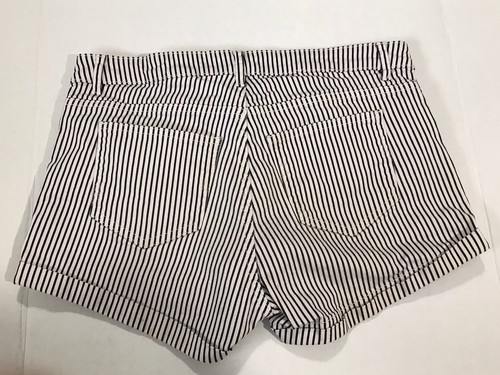 H&M Women’s Shorts Blue And White Striped Pockets Size 8 - Picture 5 of 8