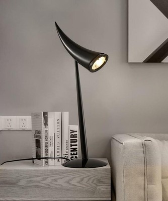 horn table lamp