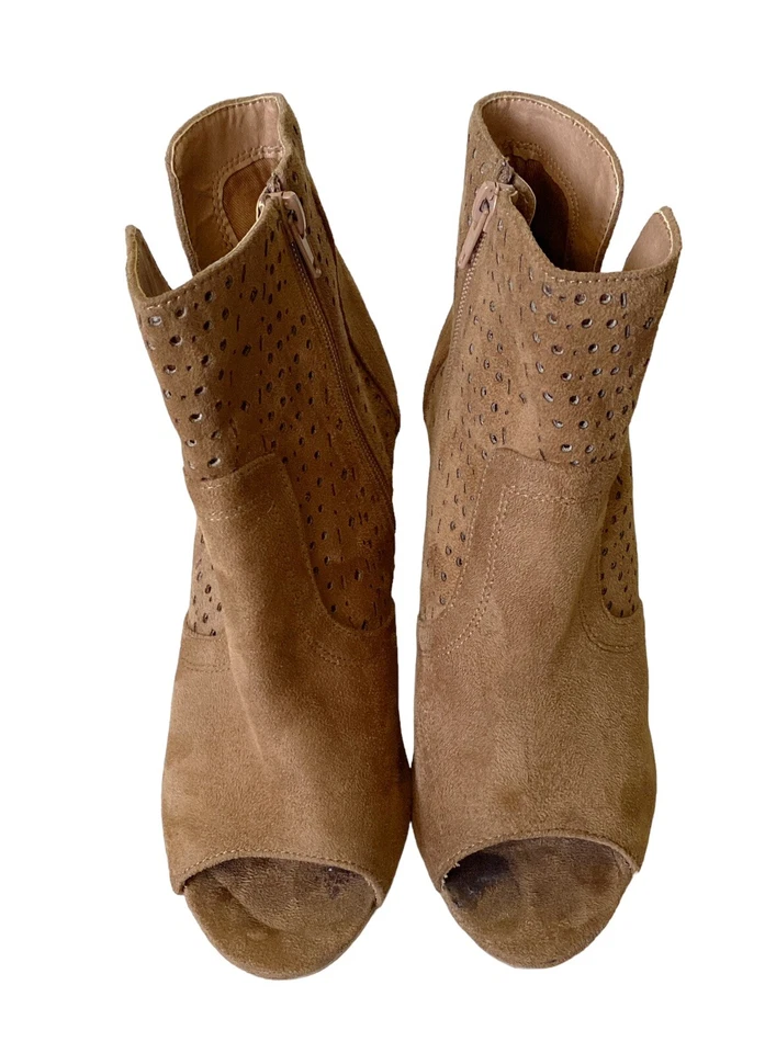 WILD DIVA Salón Talla 7.5 Tostado Imitación Gamuza Punta abierta Tacón Bloque Zapatos al Tobillo Botines Foto 4 de 4