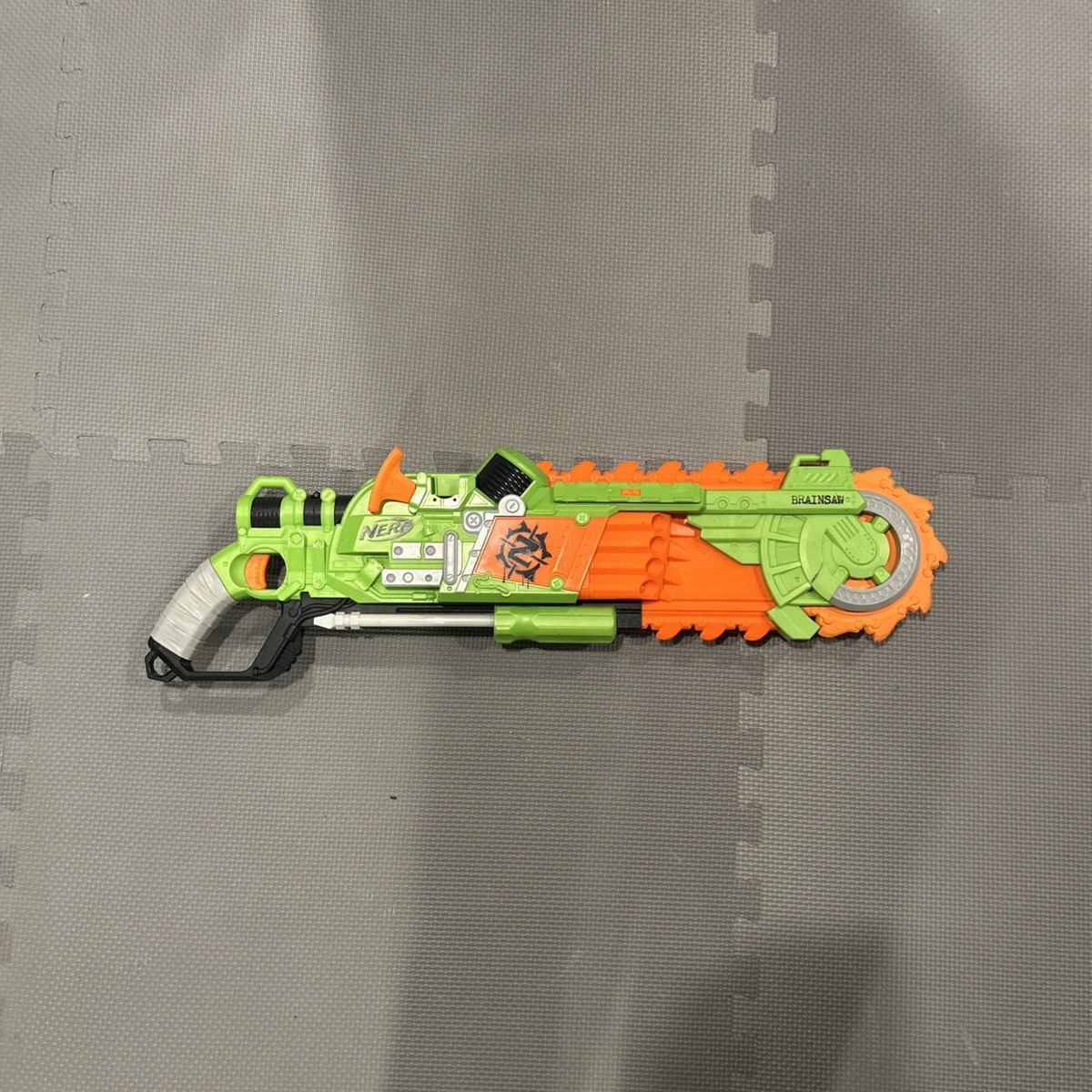 Nerf Brainsaw WORKING Zombie Strike Large Gun Screwdriver Blaster