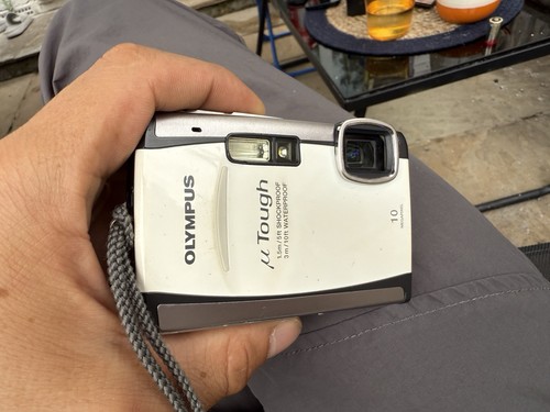 Olympus Digital Camera Mju Tough 6000 10.0MP White Tested - Picture 2 of 5