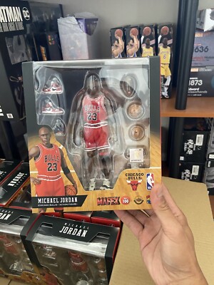 Authentic Mafex No.100 Michael Jordan Chicago Bulls Figure Action US Stock