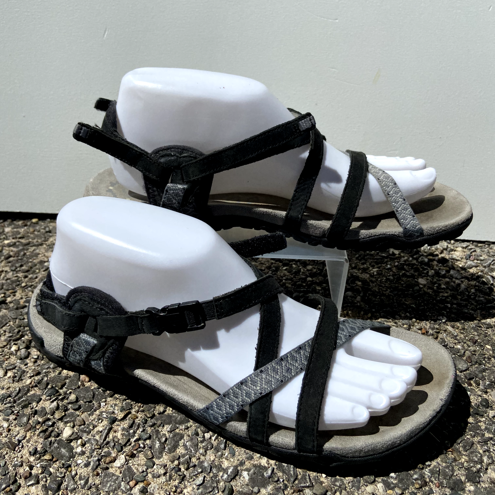 Sandali sportivi Merrell Aster da donna taglia 8 cinturini USA neri escursionistici piatti