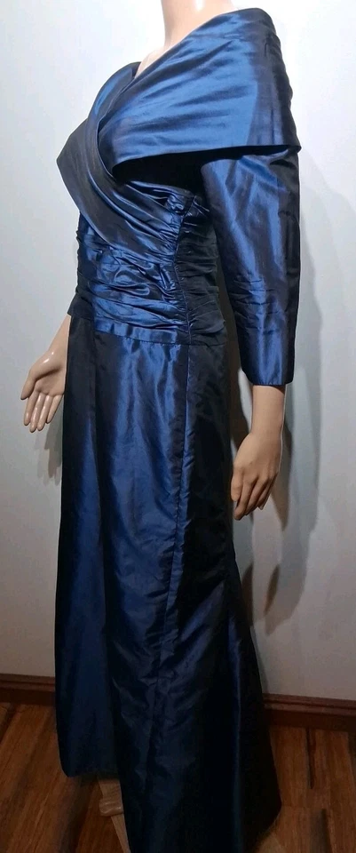 Teri Jon Rickie Freeman Navy Blue Tafetta Silk Gown 3/4 Sleeve Size 4 - Image 4 of 4
