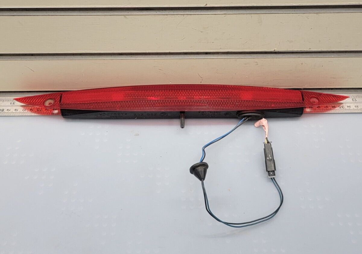 🔥0207 Buick Rendezvous Third Brake Light Upper Rear Tailgate Hatch