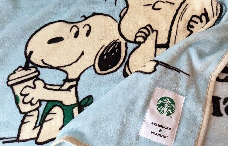 Starbucks x PEANUTS Collaboration Snoopy Blanket & Snoopy Plush Ball Chain  Set