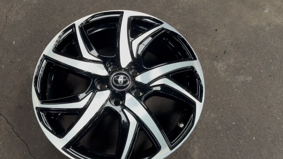 Used Genuine 18x7J TOYOTA CROSS 5x114.3 (4 Wheel) Camry Estima