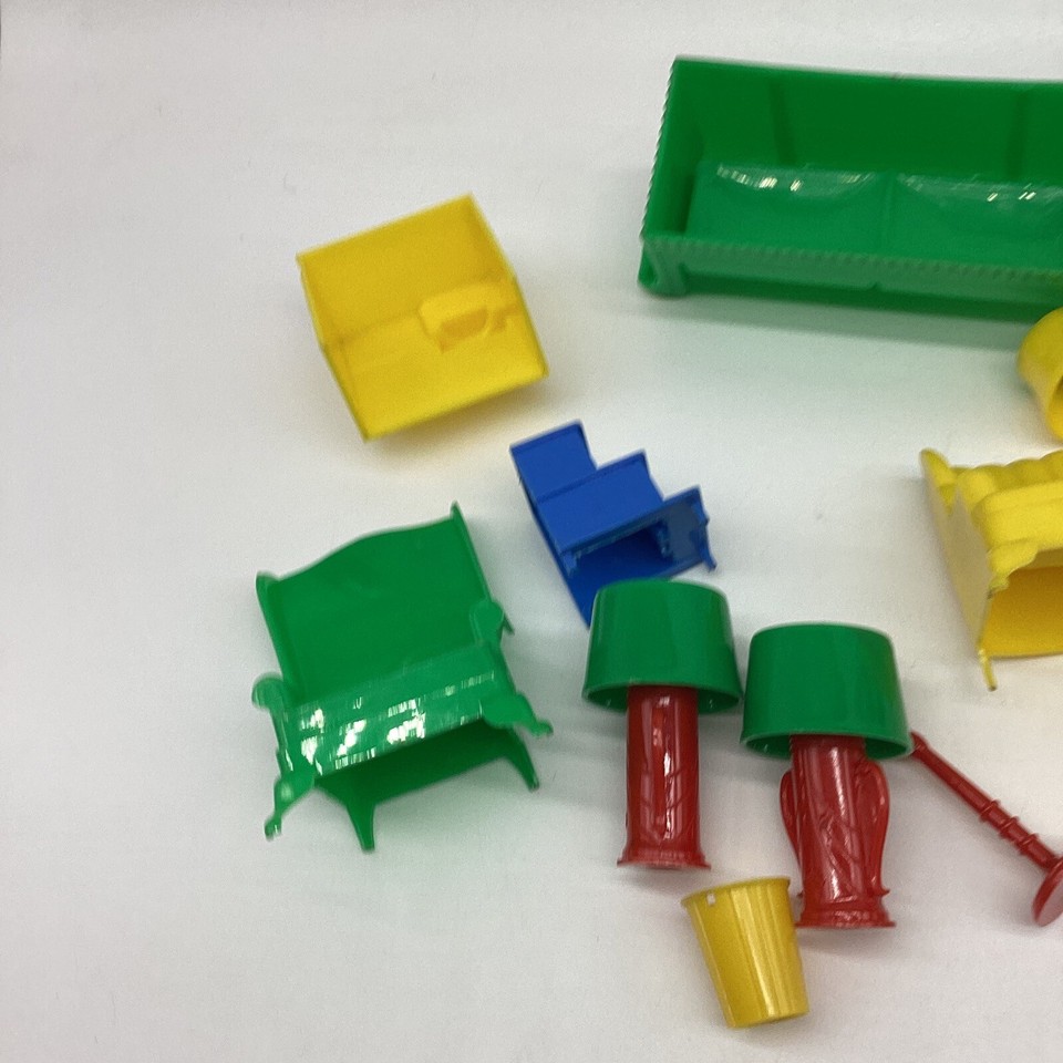 1960 Marx Dollhouse Furniture Green Couch Chairs Lamps entertainment