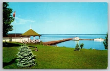 Vintage Postcard WI Bayfield City Park Harbor Dock Boats Chrome ~9962