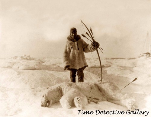 Cazador de arco esquimal con muerte de oso polar, Alaska - 1924 - Impresión fotográfica histórica