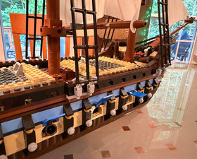 LEGO Pirates: Imperial Flagship (10210) RETIRED 2010 - 100% Complete. Rare.