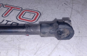 Stoßdämpferstange für die vordere Motorhaube  VOLKSWAGEN POLO (9N) 1.9 TDI Ber.