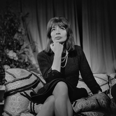 Actress singer Juliette Gr�co posing while seated London March 1962 Old Photo