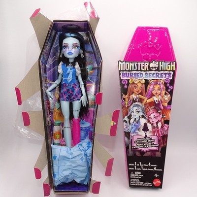Monster High Buried Secrets Scaremester Frankie Stein Doll Accessories NIOB