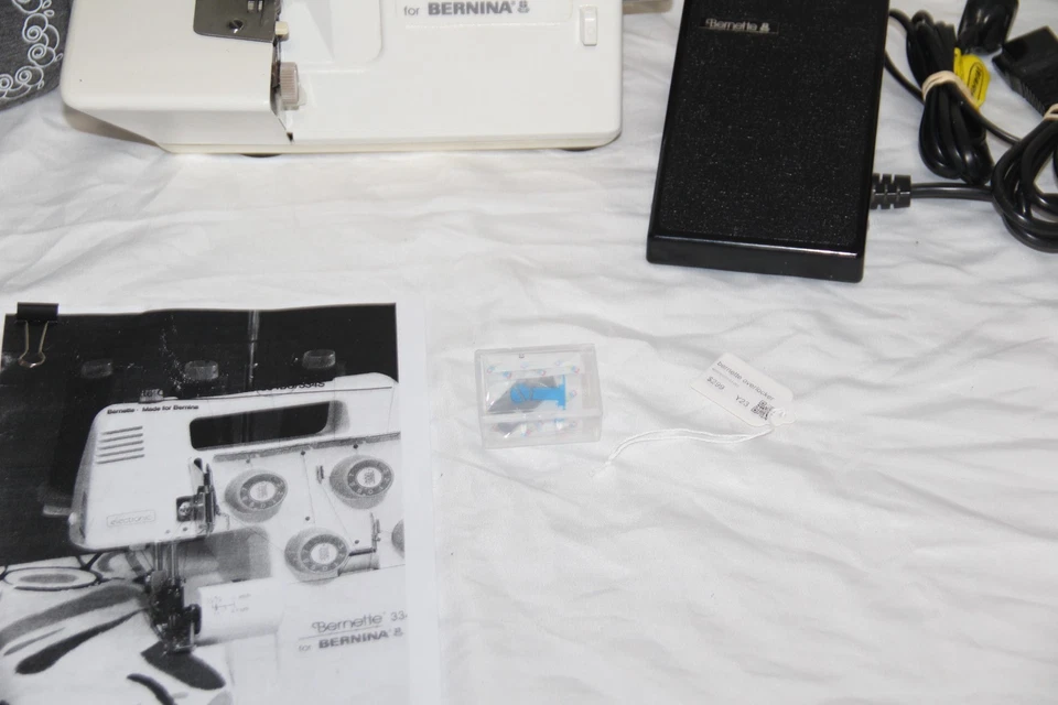 Bernina Bernette 334DS Serger Over Lock Sewing Machine | Working with bag M - image 3 of 4