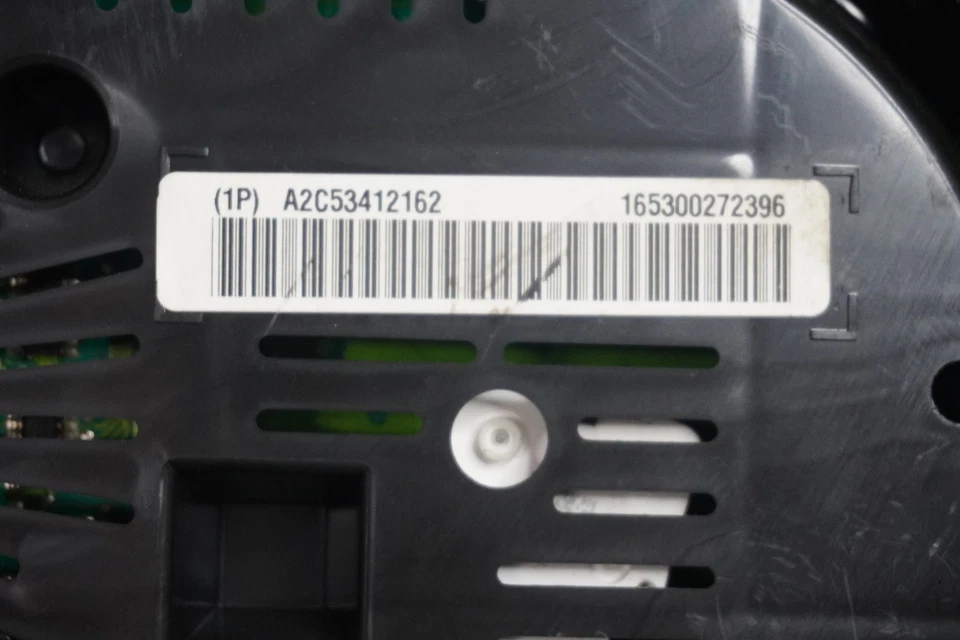 2010 2011 GMC Terrain Speedometer Gauge Cluster OEM 99K Miles A2C53412162 - Image 4 of 4