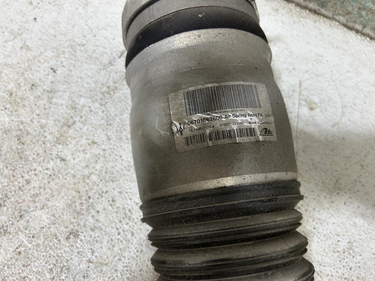 Maserati Levante 2022 FRONT+LEFT Air spring P/N 6701062600
