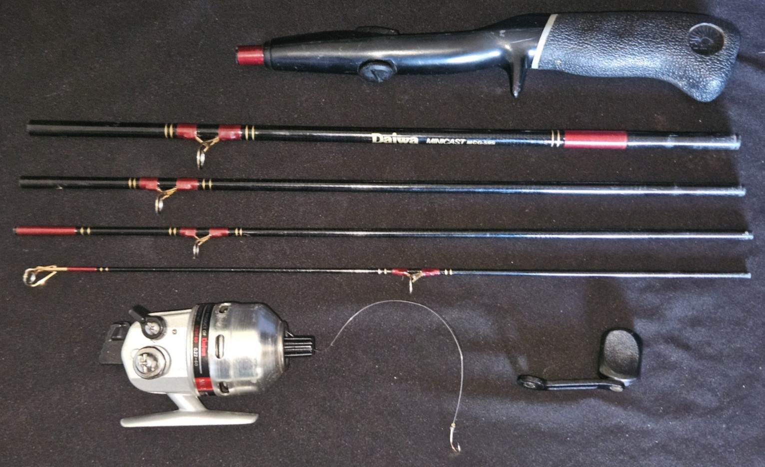 VTG Daiwa Minicast-2 MCG-59S Reel 5' Ultralight 4 Pc. Graphite Rod Combo w/ Kit.