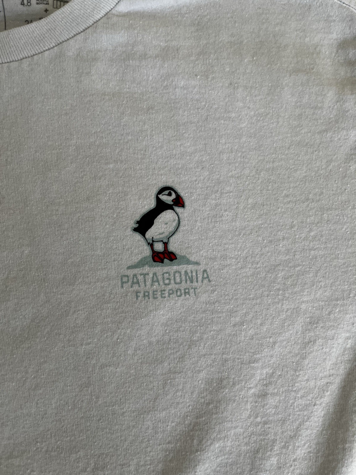 Patagonia Puffin Freeport White Responsibili-Tee Graphic T-Shirt Mens Medium thumbnail 2