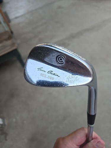 Cleveland Golf Talon compensé satiné forgé 588 pour homme (droitier, 62 degrés, tige en acier