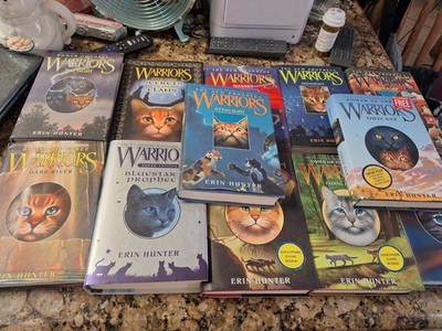 12  Erin HUNTER BOOKS  ''WARRIORS''