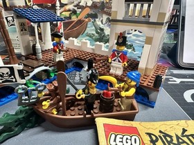 LEGO Pirates: 6242 Soldiers' Fort, 100% Complete with Box & Instructions