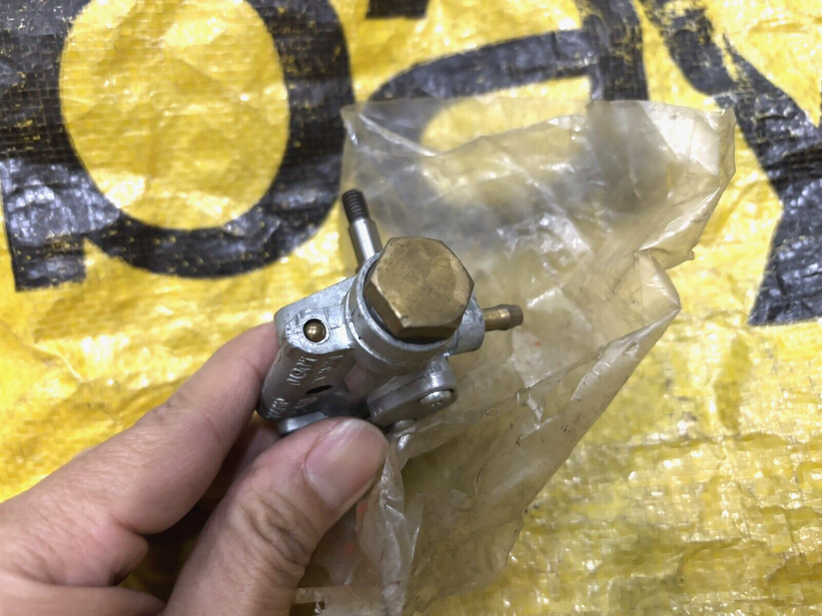 Kawasaki 180 F2 F2TR Oil Pump Assembly NOS Genuine Japan P/N 16082