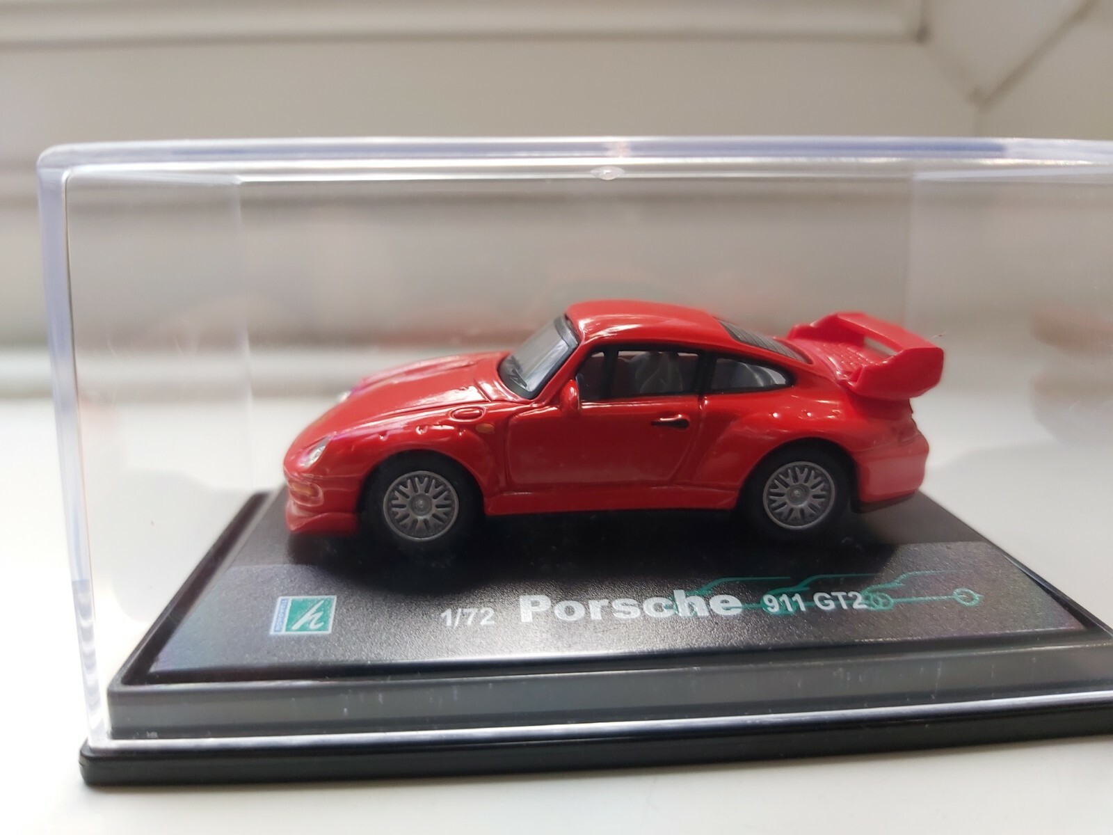 Cararama 1.72 Scale Porsche 911 GT2 in Red