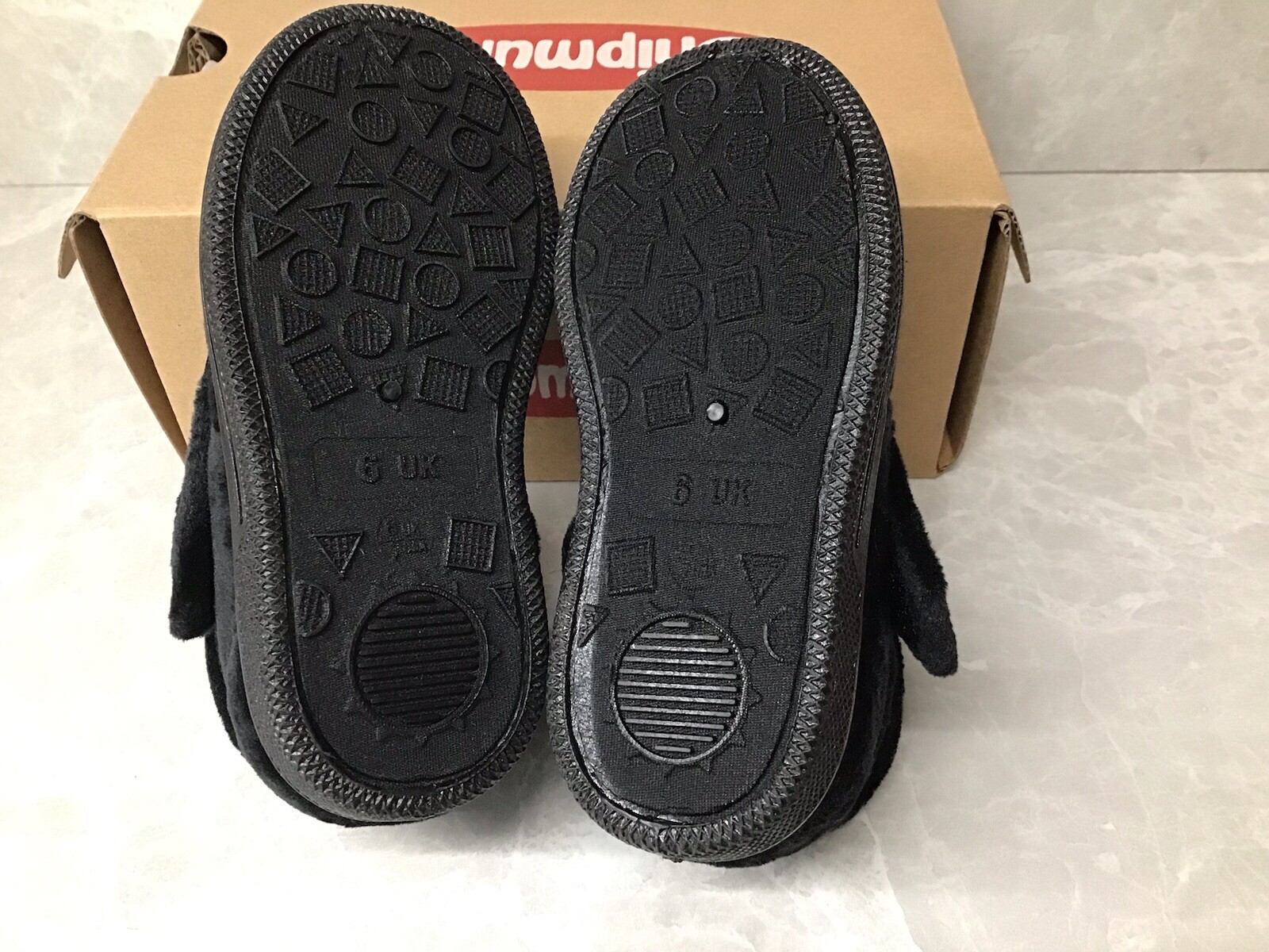 SAOLA Nuovo con scatola. UK8 (bambini). Ciabatta da barca Chipmunks. Pirata 'Jolly Roger'. Suola corretta