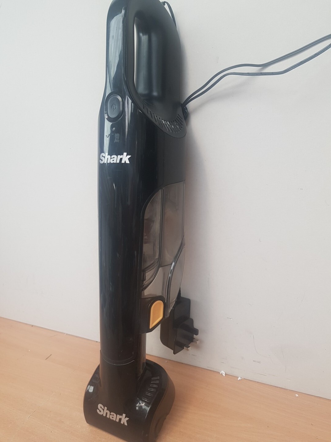 Shark Cordless Handheld Pet Vacuum Black (CH950UKT 14) 622356242196