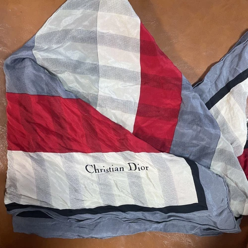 Authentique foulard Christian Dior motif rayures rouge gris blanc soie du Japon