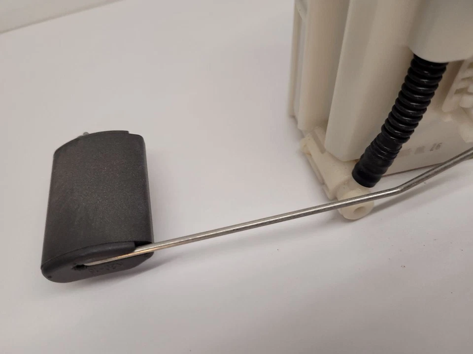 2014-2016 KIA SOUL Fuel Pump Assembly Tank Mounted 31110B2501 Foto 4 de 4