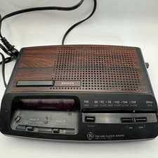 General Electric GE 7-4621A Digital AM FM Radio Dual Alarm Clock Snooze Retro