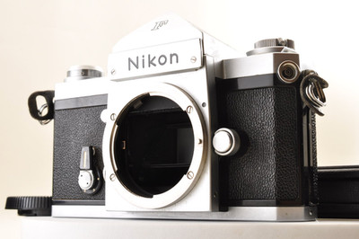 Nikon F Eye Level analoge Spiegelreflexkamera silber 35 mm * sehr gut + 5 * #...