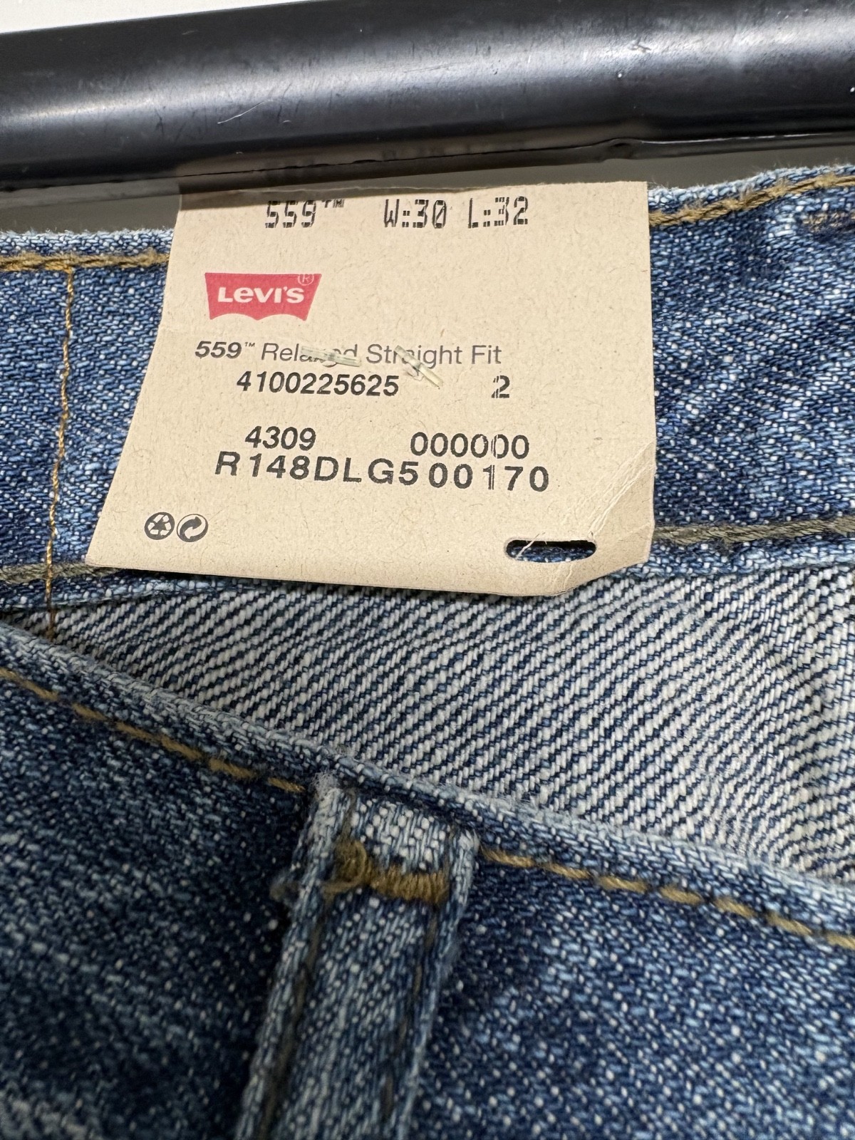 NWT Levis 559 Men's Jeans 30x32 Blue Denim Relaxed Straight Fit Medium Wash thumbnail 3