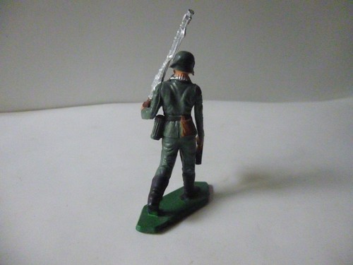 SOLDAT  ARMEE ALLEMANDE    V 19  STARLUX - Photo 2/2